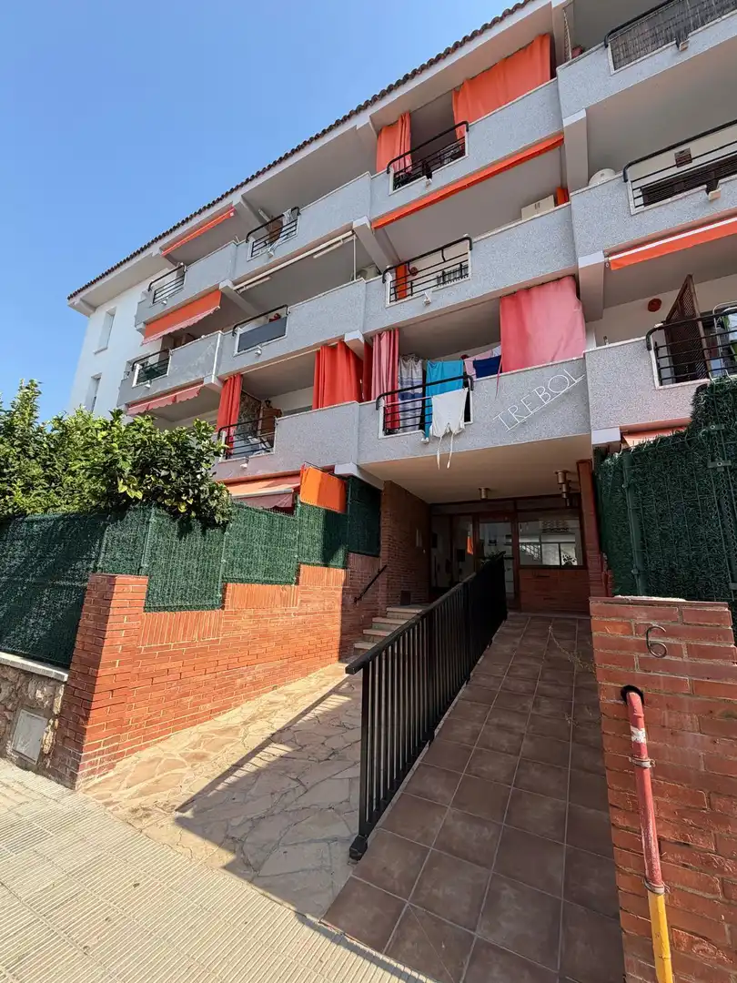 Exterior view of Apartments for sale in El Vendrell  with Terrace, Furnished and Alarm