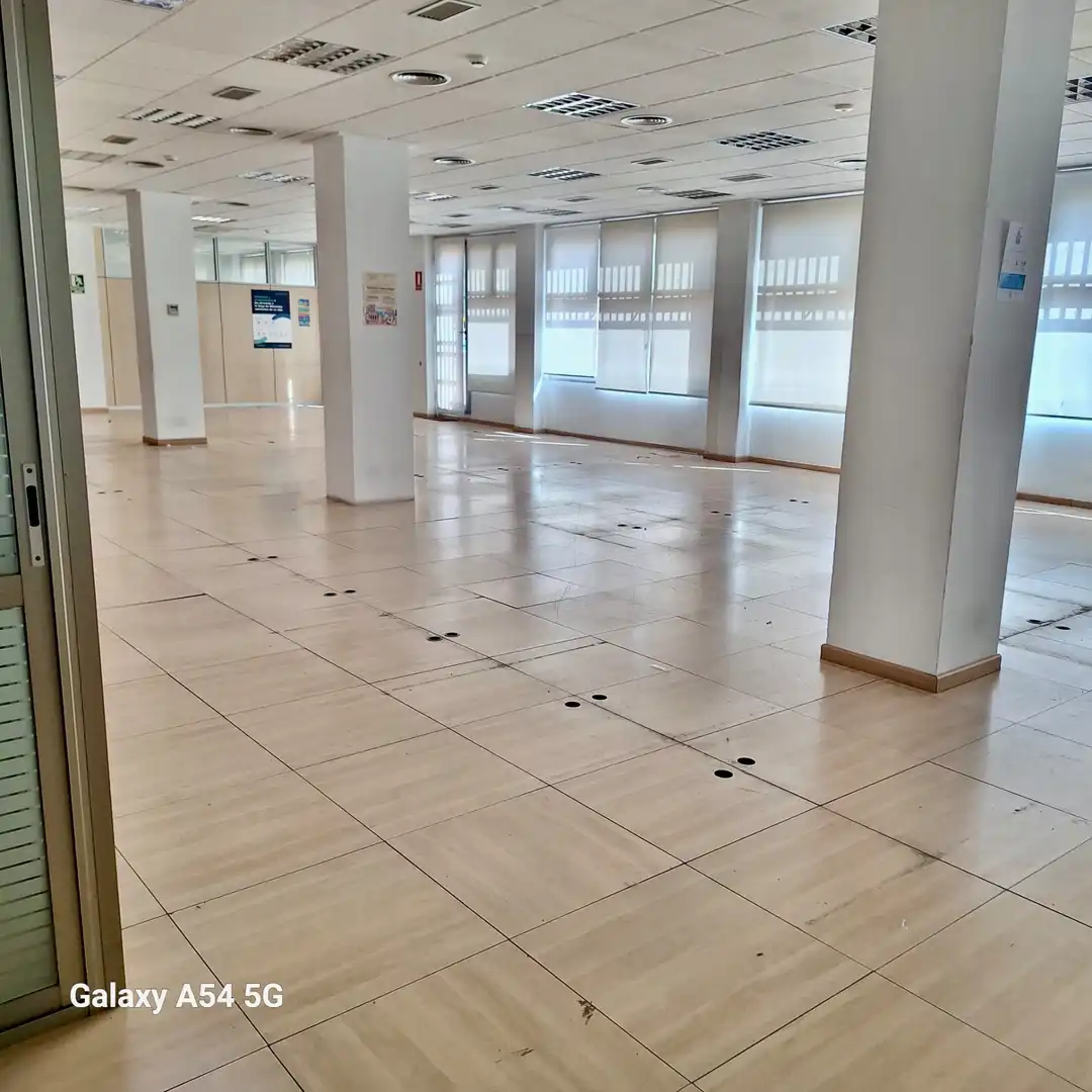 Local en venda en Albacete amb Aire condicionat, Calefacció i Moblat