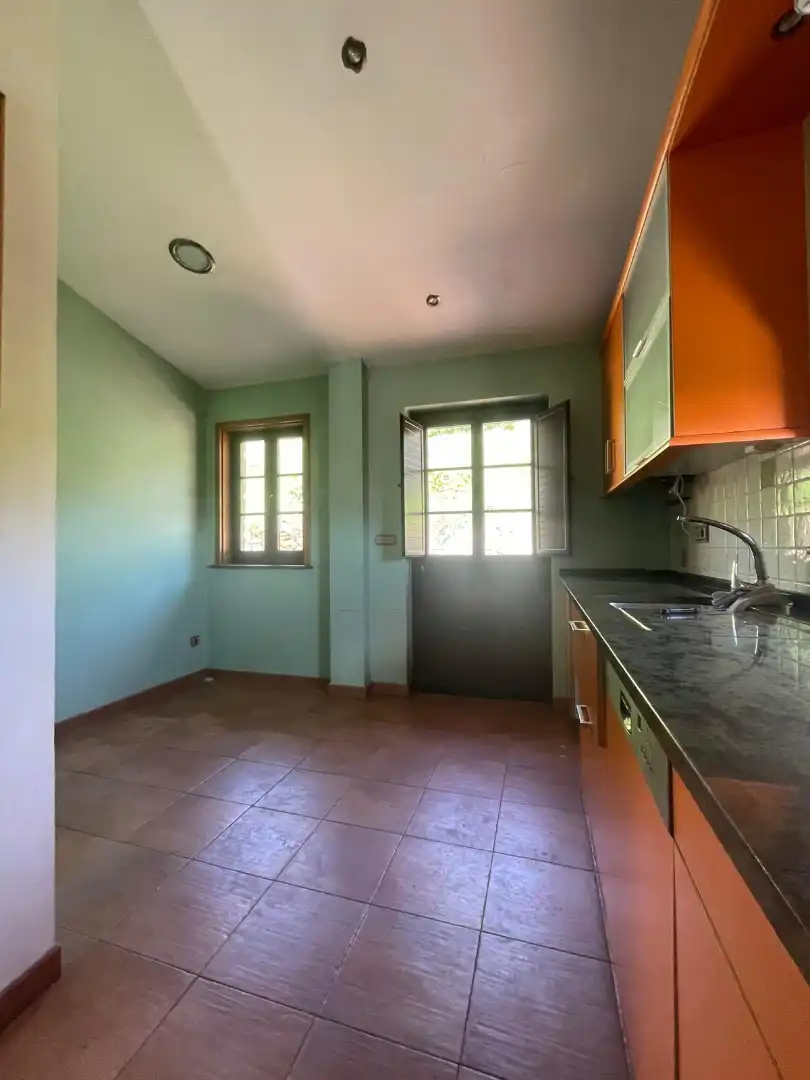 Cuina de Casa o xalet en venda en Ferrol amb Calefacció, Forn i Rentadora