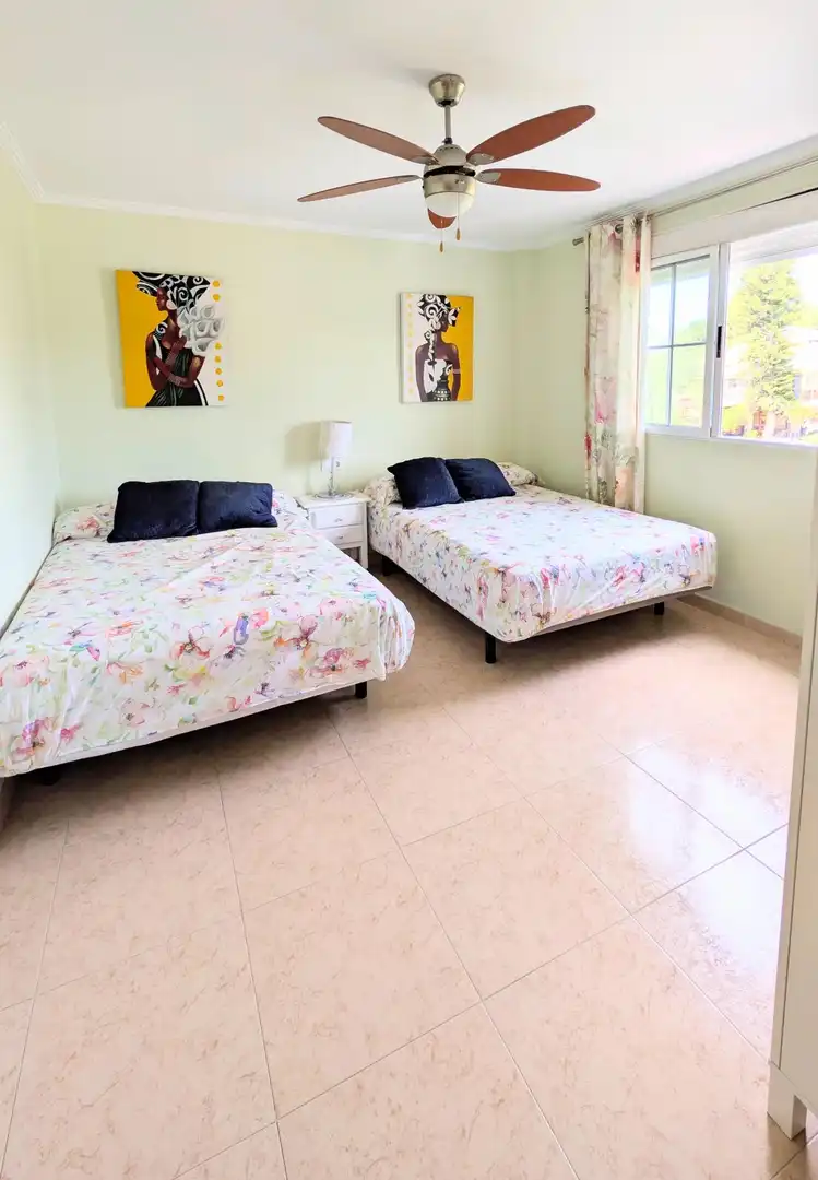 Dormitori de Casa o xalet en venda en Elche / Elx amb Aire condicionat, Calefacció i Jardí privat