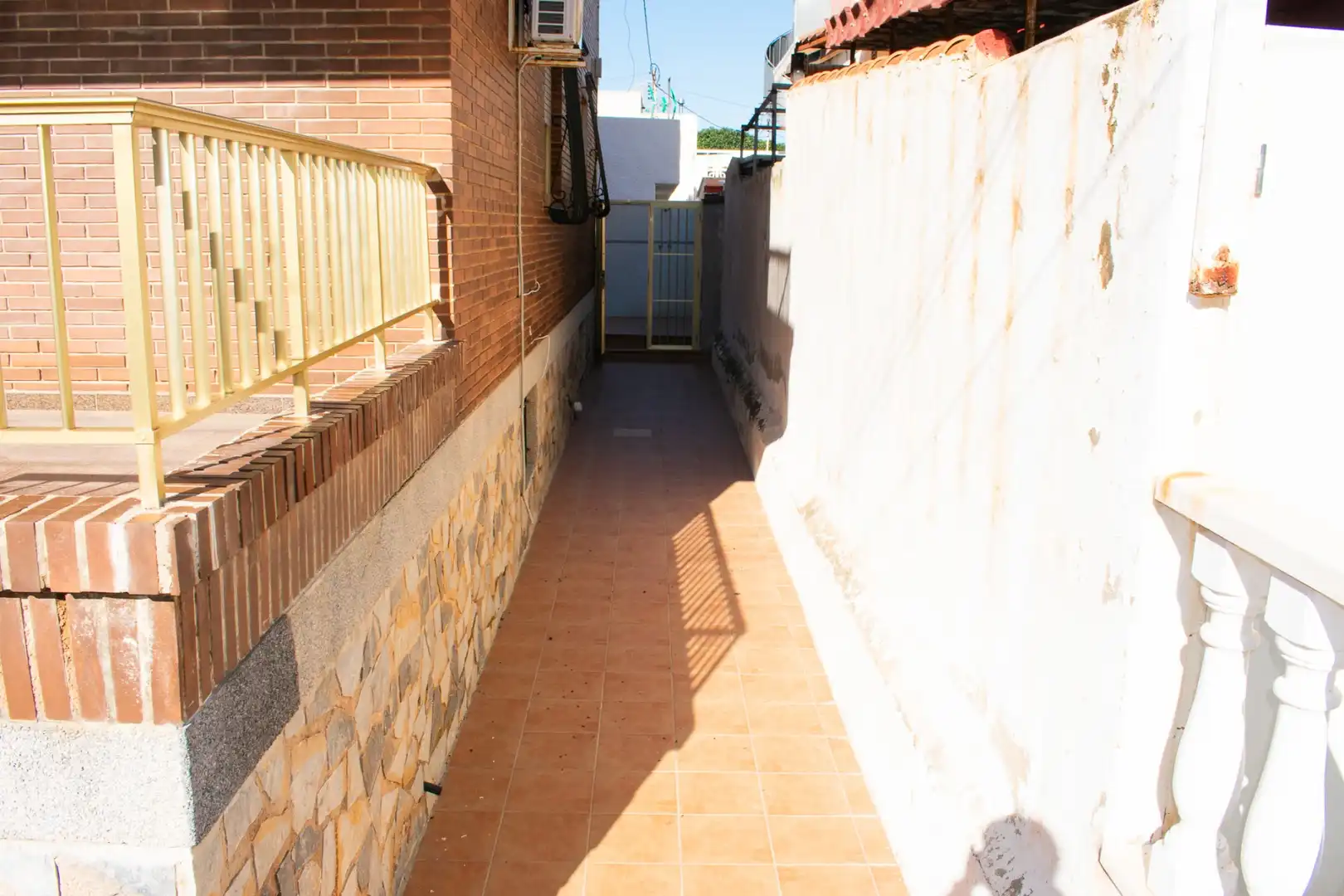 Vista exterior de Casa adosada en venda en Pilar de la Horadada amb Calefacció, Terrassa i Traster