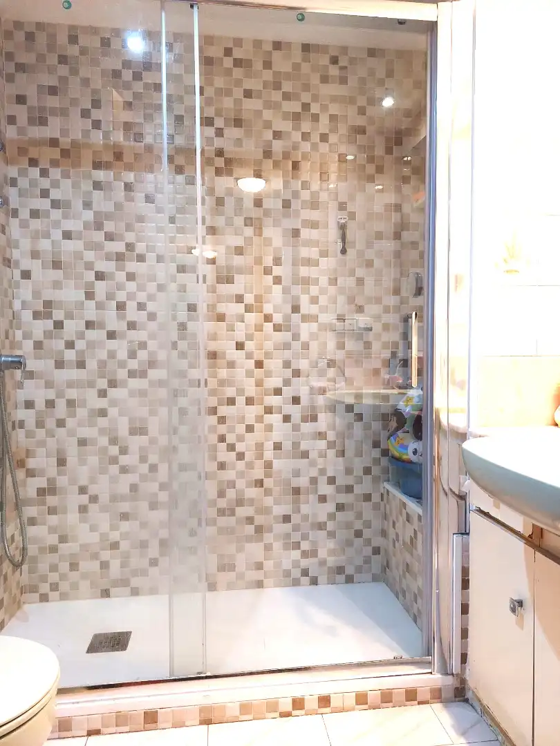 Baño de Piso en venta en Valencia con Aire acondicionado, Horno y Balcón
