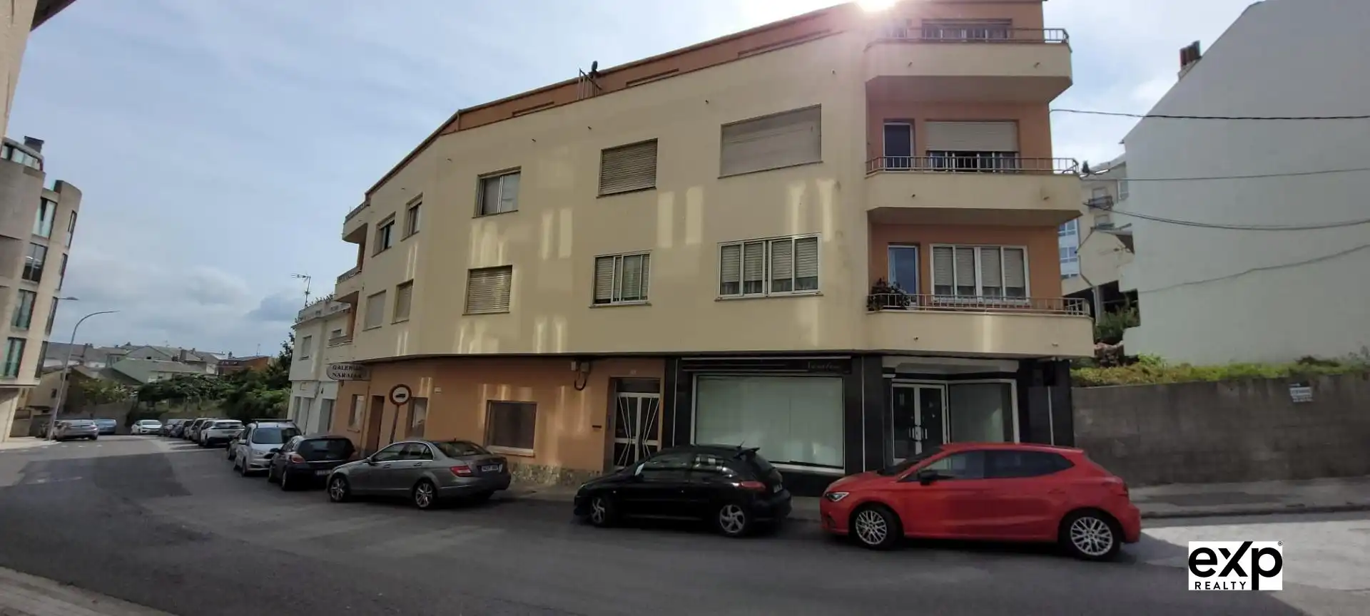 Vista exterior de Pis en venda en Foz amb Balcó