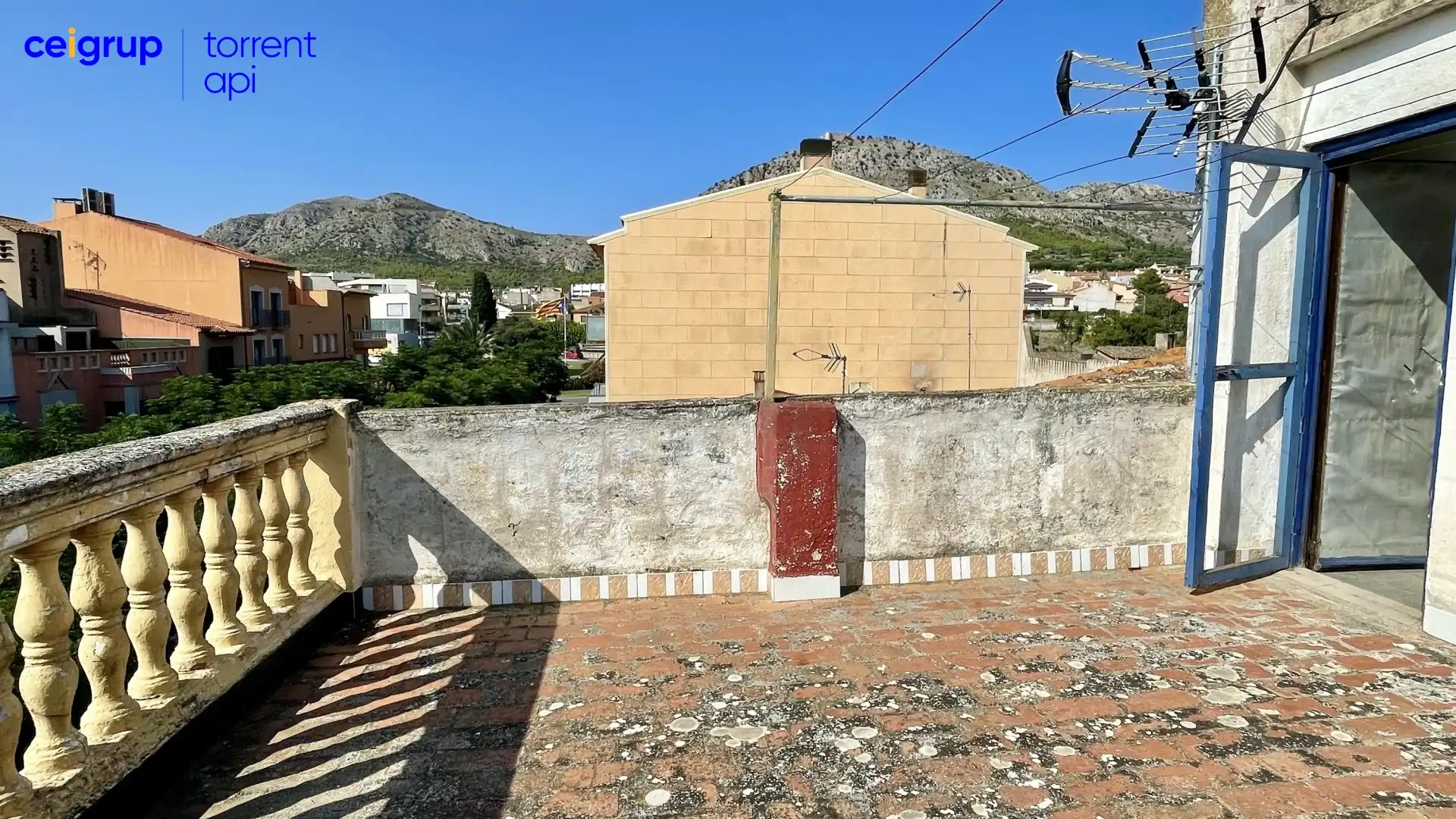 Vista exterior de Casa adosada en venta en Torroella de Montgrí con Terraza, Amueblado y Balcón