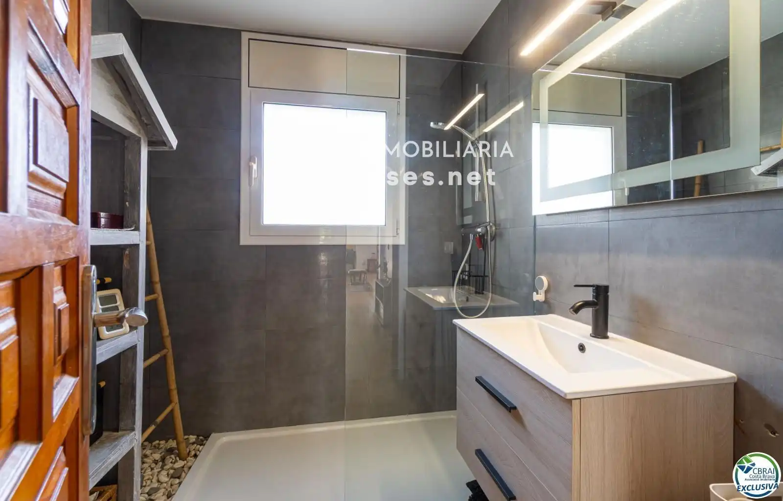 Casa con piscina en venta en Peni, imagen 17