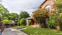 Vista exterior de Casa o xalet en venda en Sant Cugat del Vallès amb Aire condicionat, Calefacció i Jardí privat