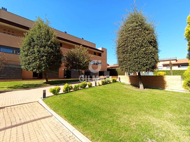 Dúplex en Venta en Sector B