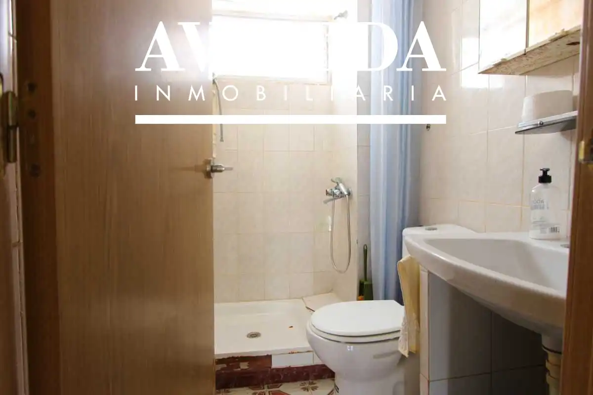 Bathroom of Houses for sale in Oropesa del Mar / Orpesa  with Air Conditioner and Terrace