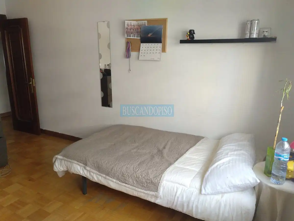 Bedroom of Flat for rent in  Logroño  with Heating, Parquet flooring and Terrace