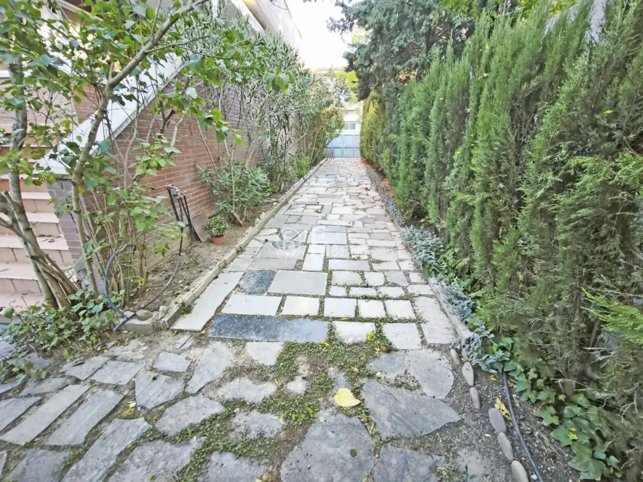 Casa aparellada amb jardí en venda a Avenida Lluís Companys, imagen 39