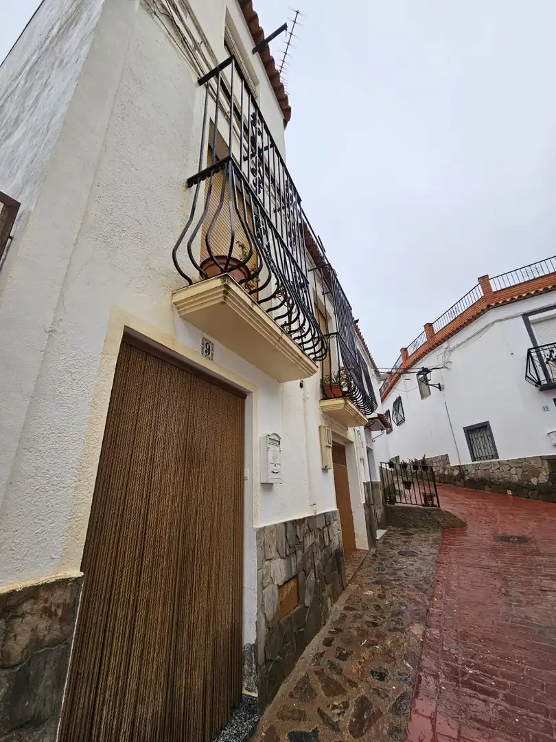 Vista exterior de Casa o xalet en venda en Fondón amb Calefacció, Terrassa i Moblat