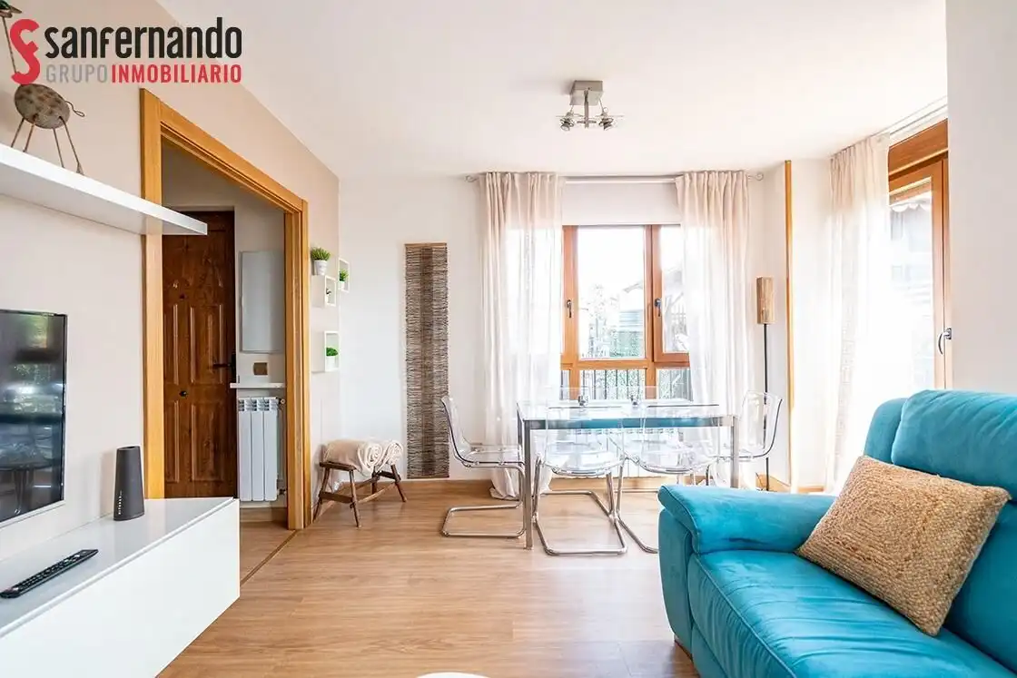 Sala de estar de Casa adosada en venta en Suances con Calefacción, Jardín privado y Terraza