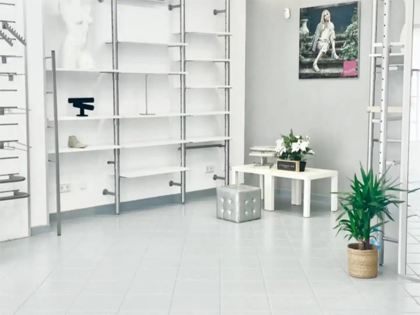 Commercial properties for rent in Andratx  with Air Conditioner and Furnished
