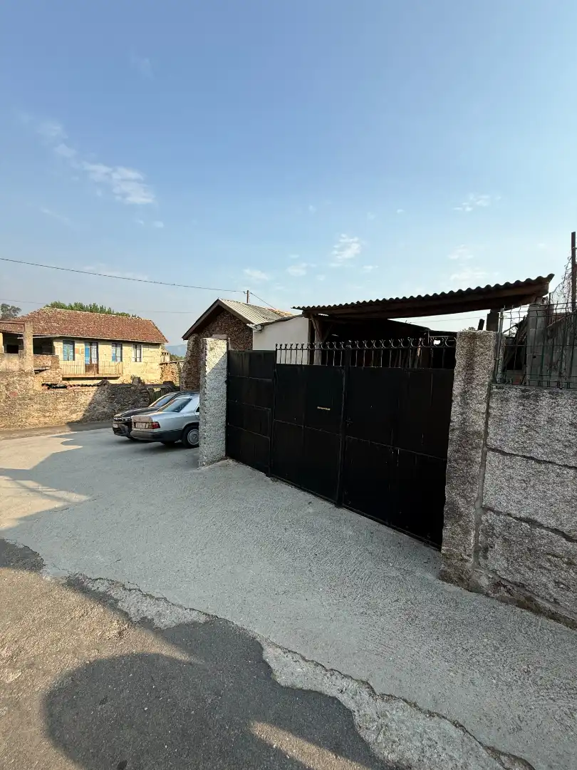 Außenansicht von Haus oder Chalet zum Verkauf in Toén mit Privatgarten, Terrasse und Abstellraum