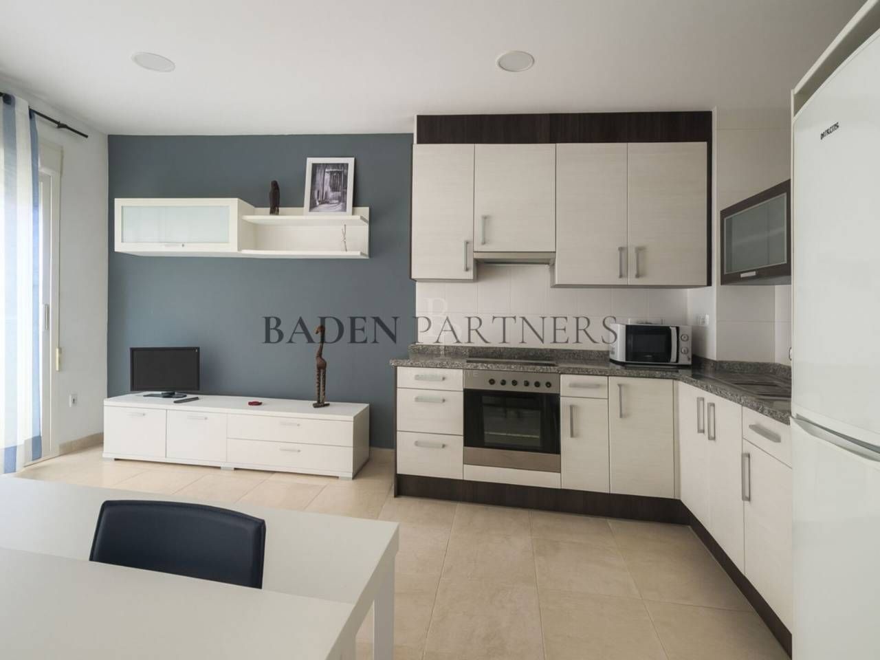 Cuina de Estudi de lloguer en Vinaròs amb Moblat