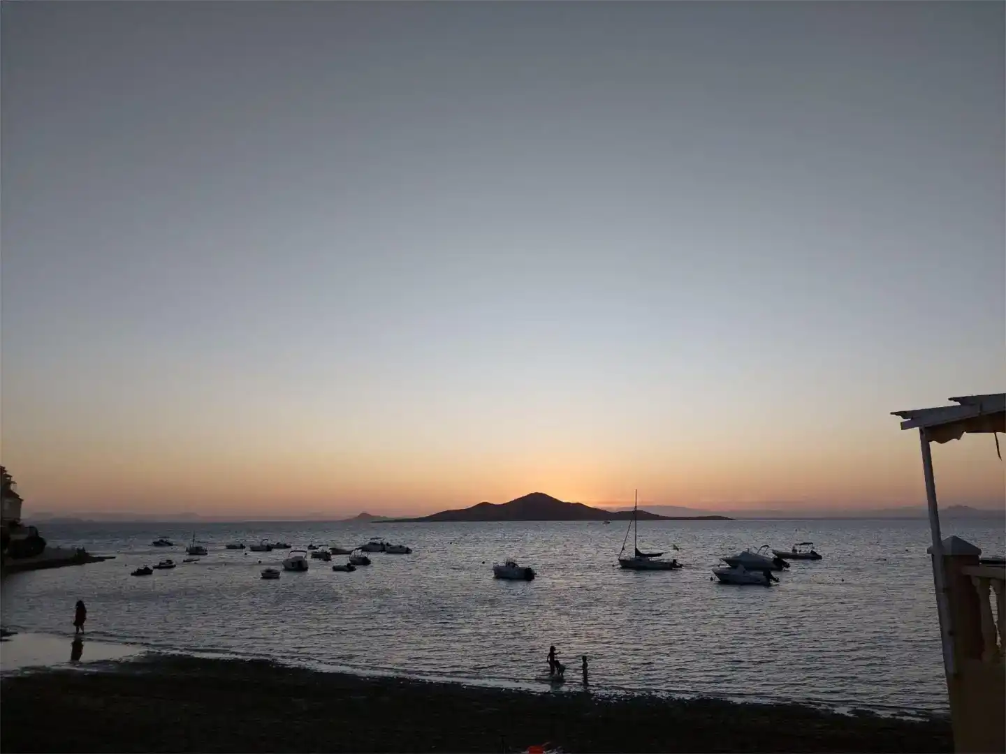 Vista exterior de Casa o xalet en venda en La Manga del Mar Menor amb Piscina