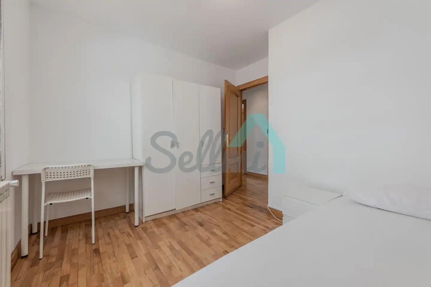Habitación en Escultor Laviada, Vallobín