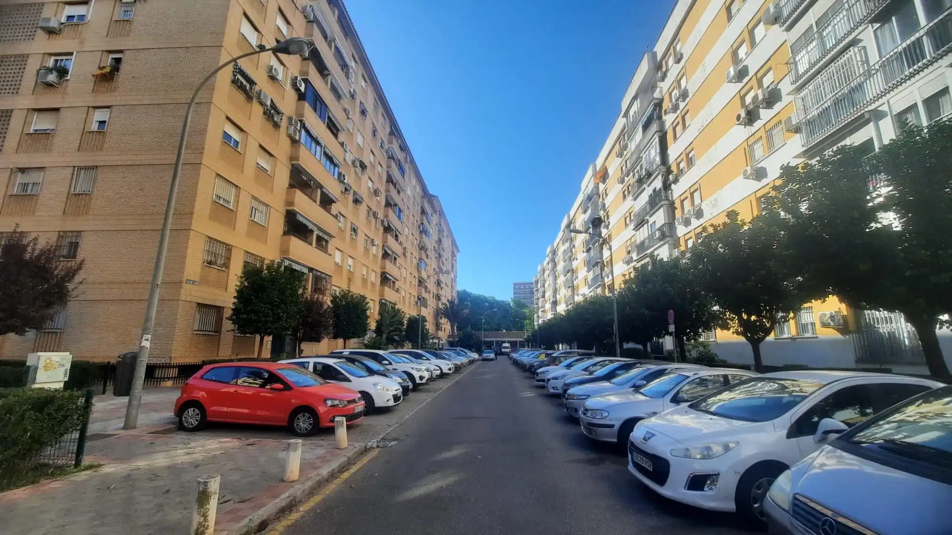 Parking de Piso de alquiler en Sevilla con Aire acondicionado, Amueblado y Balcón