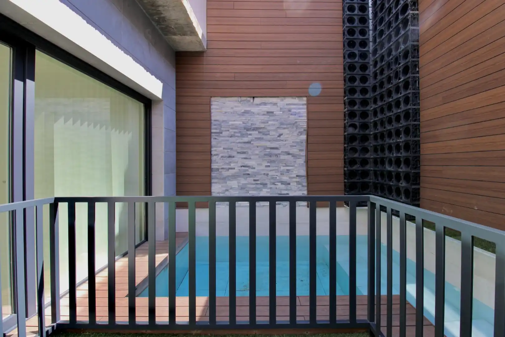 Piscina de Casa adosada en venta en Armilla con Aire acondicionado, Calefacción y Jardín privado