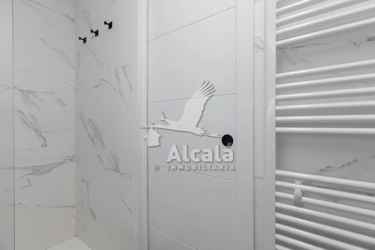Bathroom of Flat for sale in Alcalá de Henares  with Heating