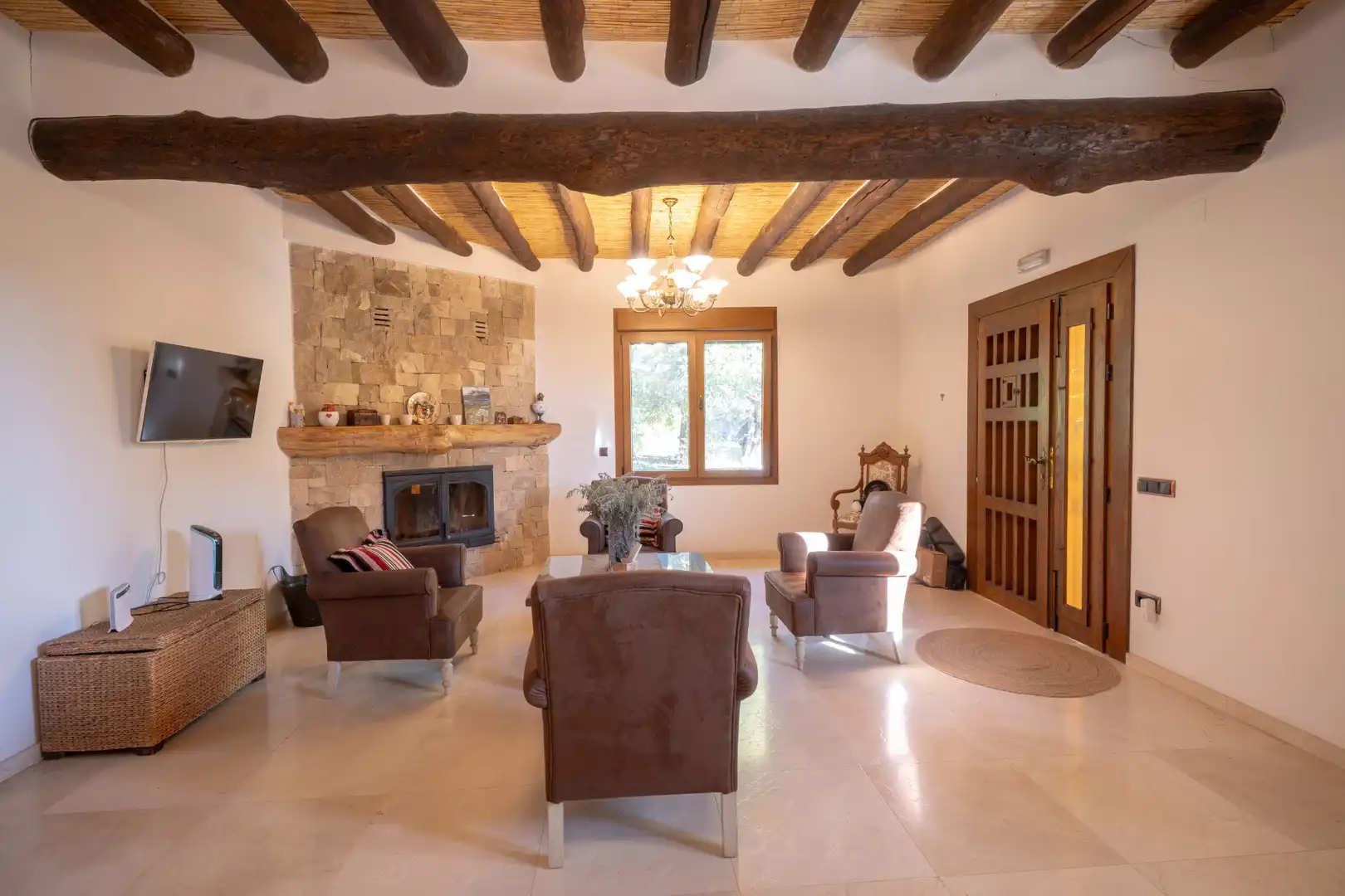 Wohnzimmer von Country house zum Verkauf in Válor mit Privatgarten, Terrasse und Abstellraum