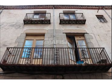 Gemischtgenutztes Gebäude zum Verkauf in Calle TERESA OLLER
