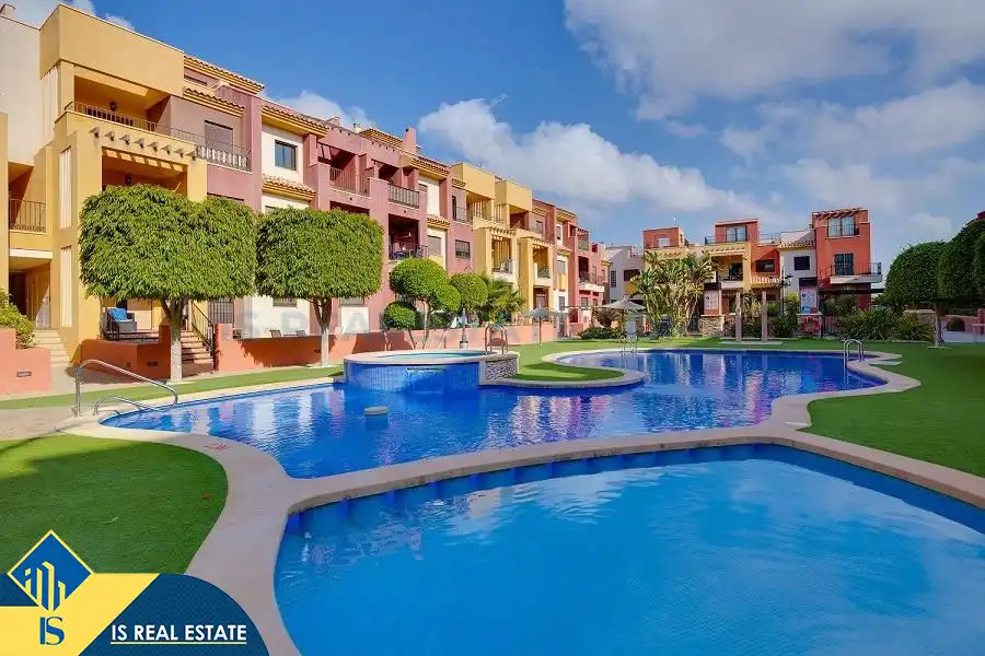 Bungalow con piscina en venta en Orihuela Costa