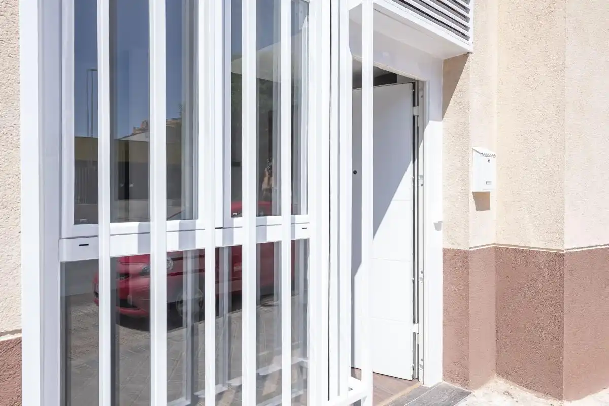 Exterior view of Ground floor for sale in Madrid  with Air Conditioner and Heating
