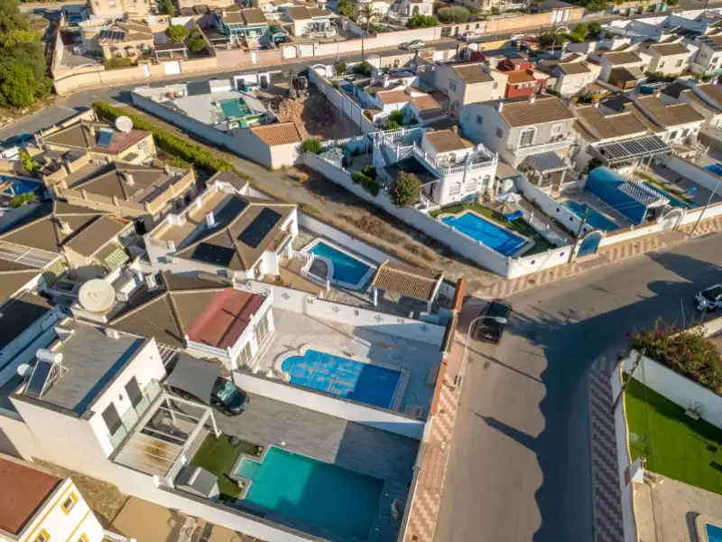 Villa con piscina in vendita a Zona Carrefour - Urbanizaciones, imagen 30
