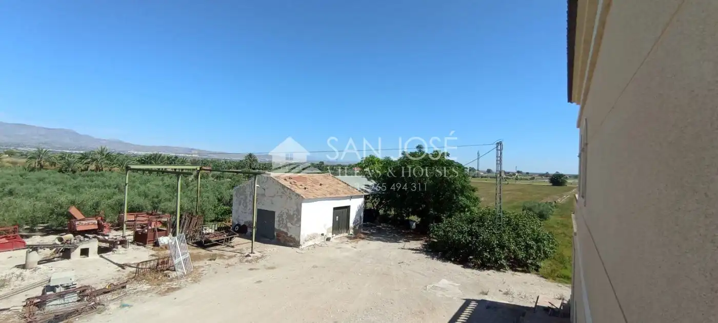 Casa o chalet en venta en Crevillent con Aire acondicionado, Calefacción y Jardín privado