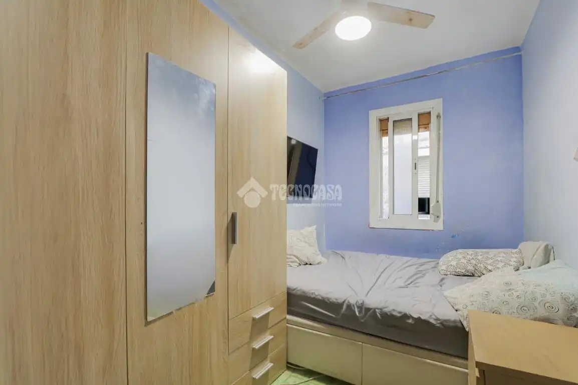 Bedroom of Flat for sale in Badalona