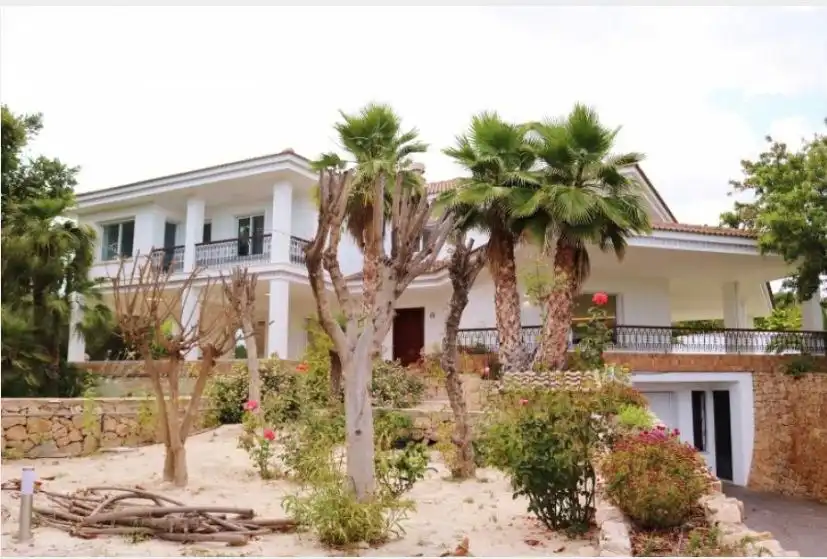 Vista exterior de Casa o xalet en venda en Alicante / Alacant amb Aire condicionat, Calefacció i Jardí privat