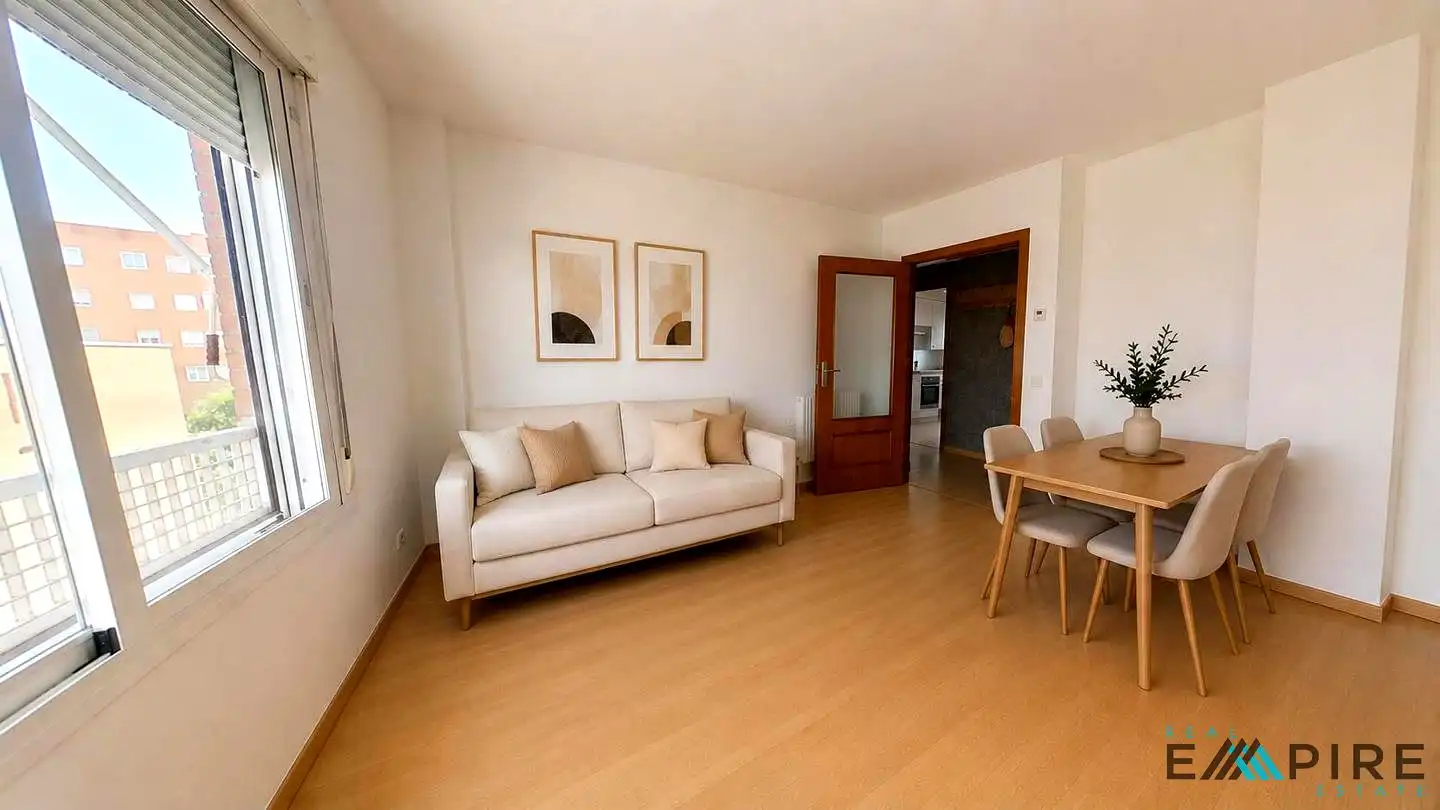 Sala de estar de Piso en venta en Madrid con Calefacción, Trastero y Piscina