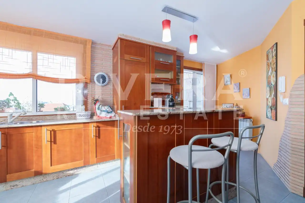 Cocina de Casa o chalet en venta en Vigo  con Calefacción, Jardín privado y Parquet