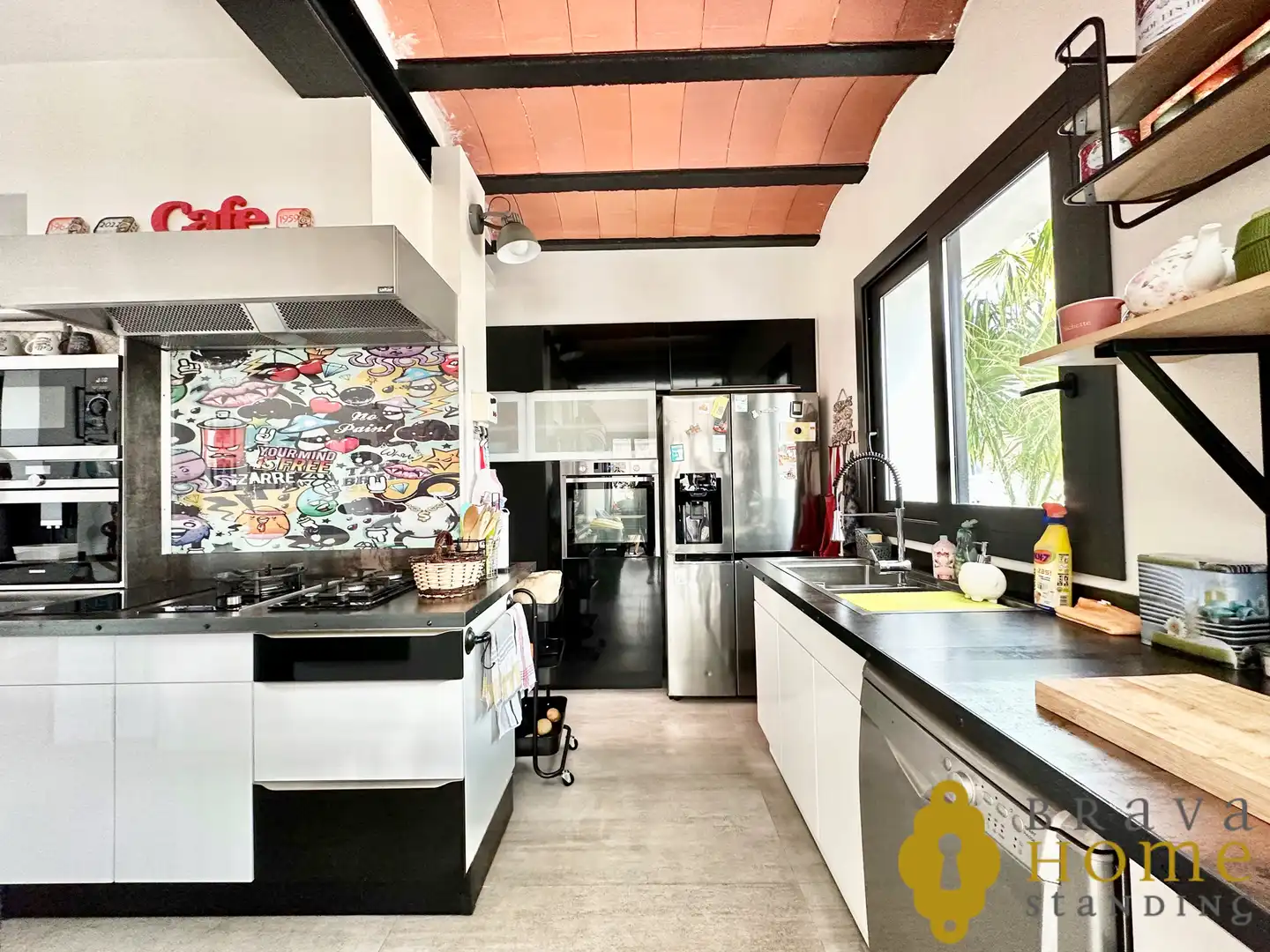 Küche von Haus oder Chalet zum Verkauf in Empuriabrava mit Klimaanlage, Heizung und Privatgarten