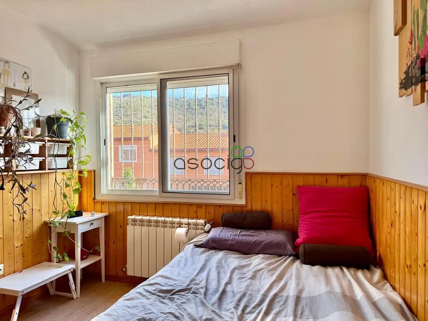 Habitación de Casa adosada en venta en Chiloeches con Calefacción y Jardín privado