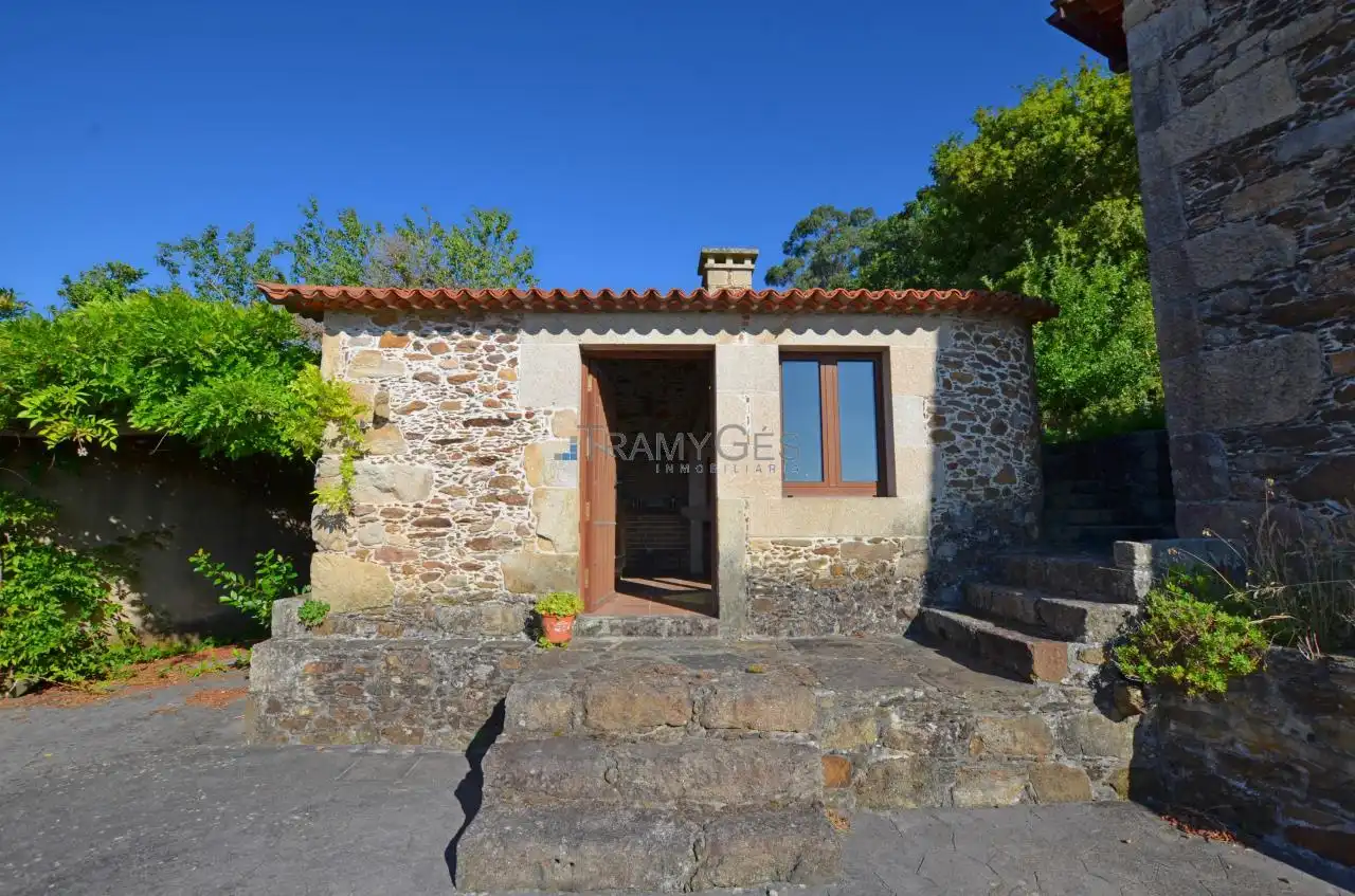 Vista exterior de Finca rústica en venta en O Rosal   con Calefacción, Jardín privado y Terraza
