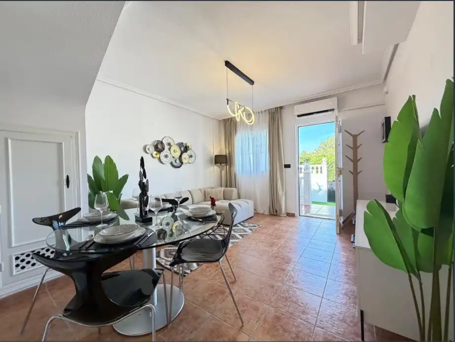 Sala d'estar de Casa o xalet en venda en Orihuela amb Aire condicionat, Calefacció i Terrassa