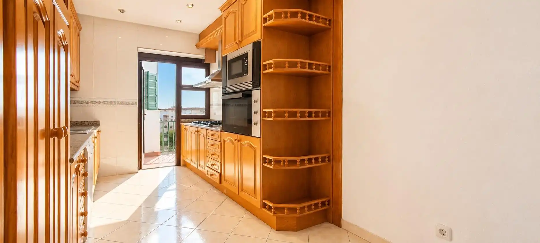 Kitchen of Flat for sale in Llevant