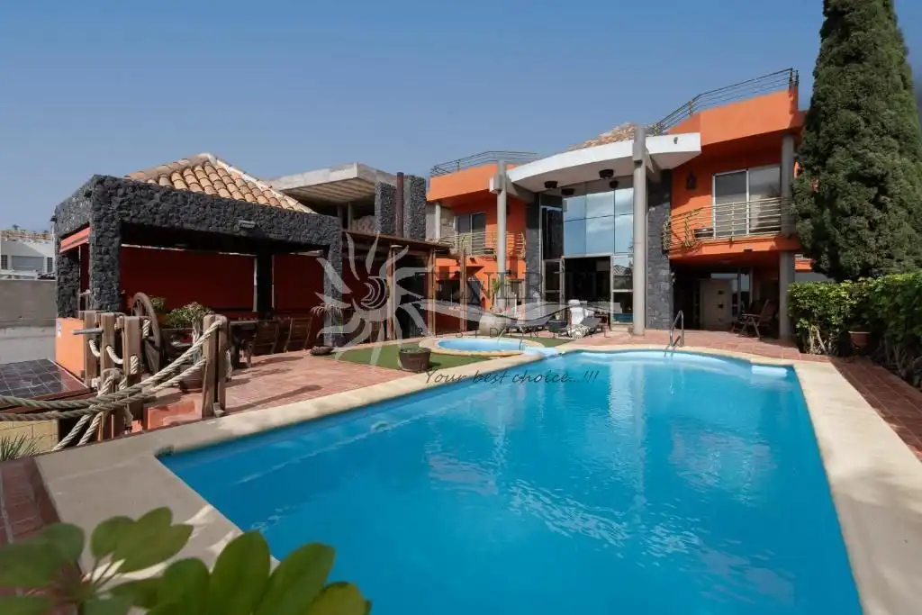 Haus mit Pool zum Verkauf in Costa Adeje