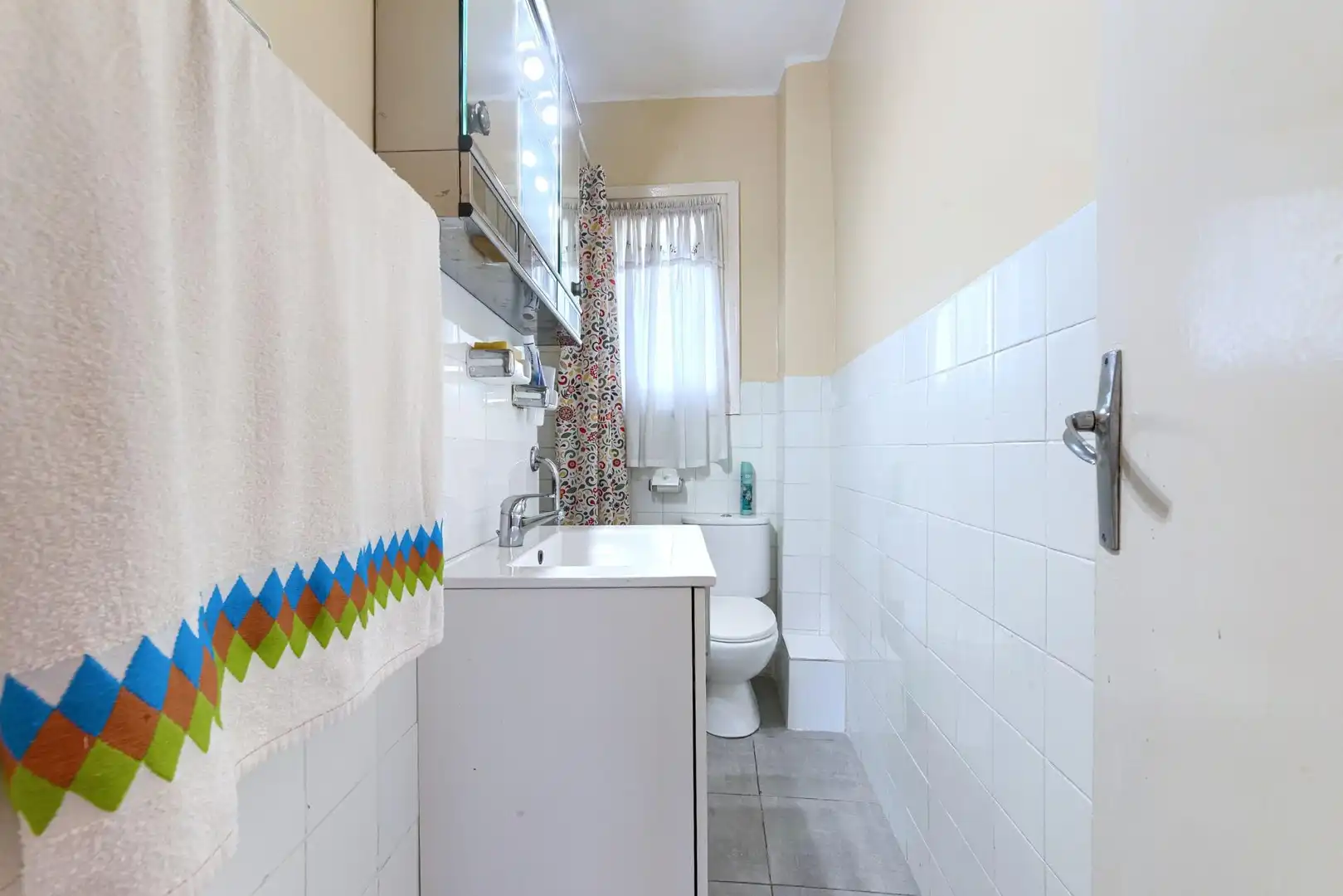 Bathroom of Flat for sale in Abanto y Ciérvana-Abanto Zierbena, Bizkaia