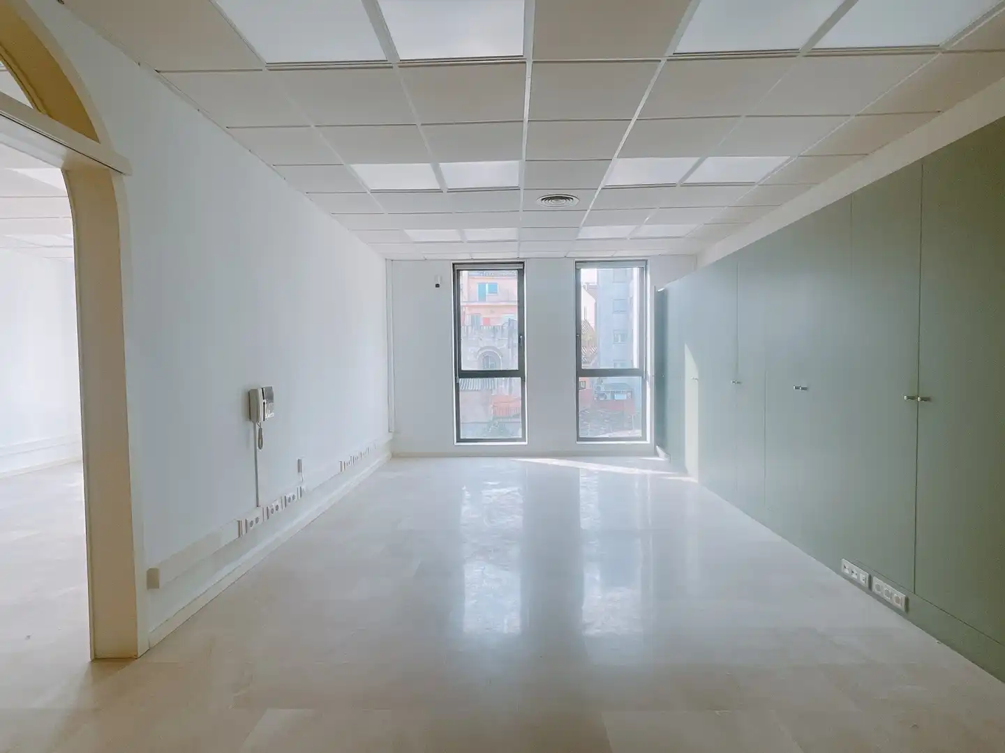 Office for rent in Girona  with Air Conditioner and Heating