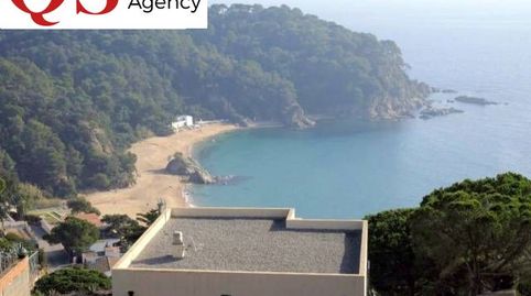 Villa con vistas al mar en urbanización Cala Canyelles, Lloret de Mar
