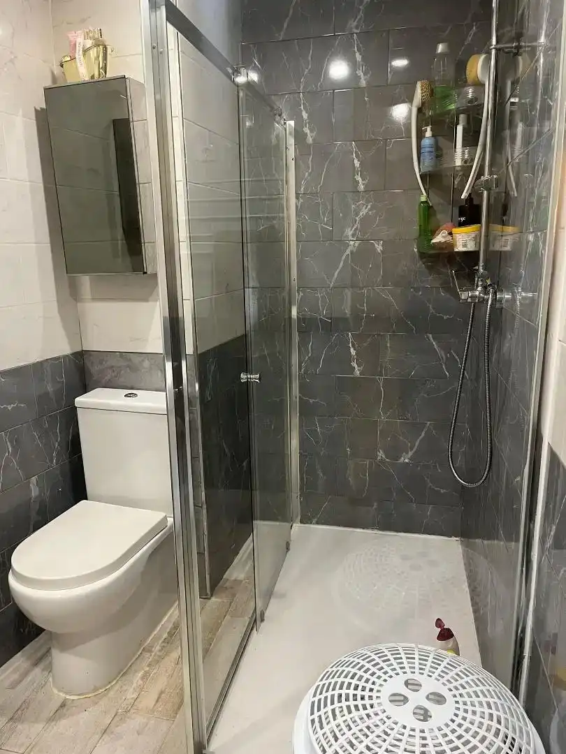 Bany de Pis en venda en Escalona amb Aire condicionat i Balcó