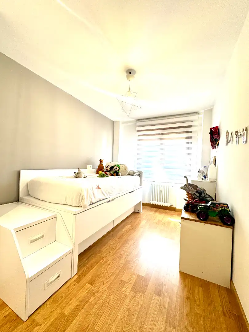Habitación de Piso en venta en Gijón  con Calefacción, Parquet y Horno