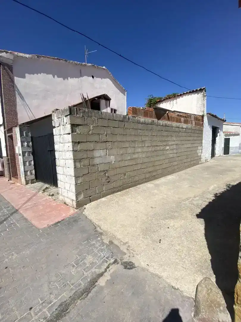 Casa adosada en venda en Casatejada amb Aire condicionat