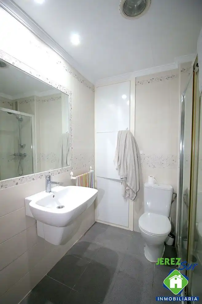 Bathroom of Flat for sale in Jerez de la Frontera  with Air Conditioner, Heating and Terrace