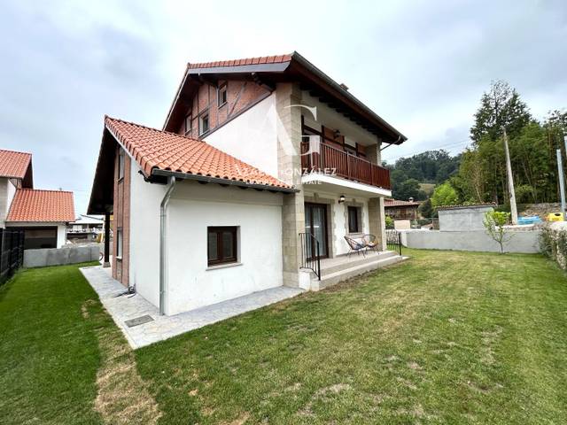 Casa-chalet en Venta en Monasterio en Molledo