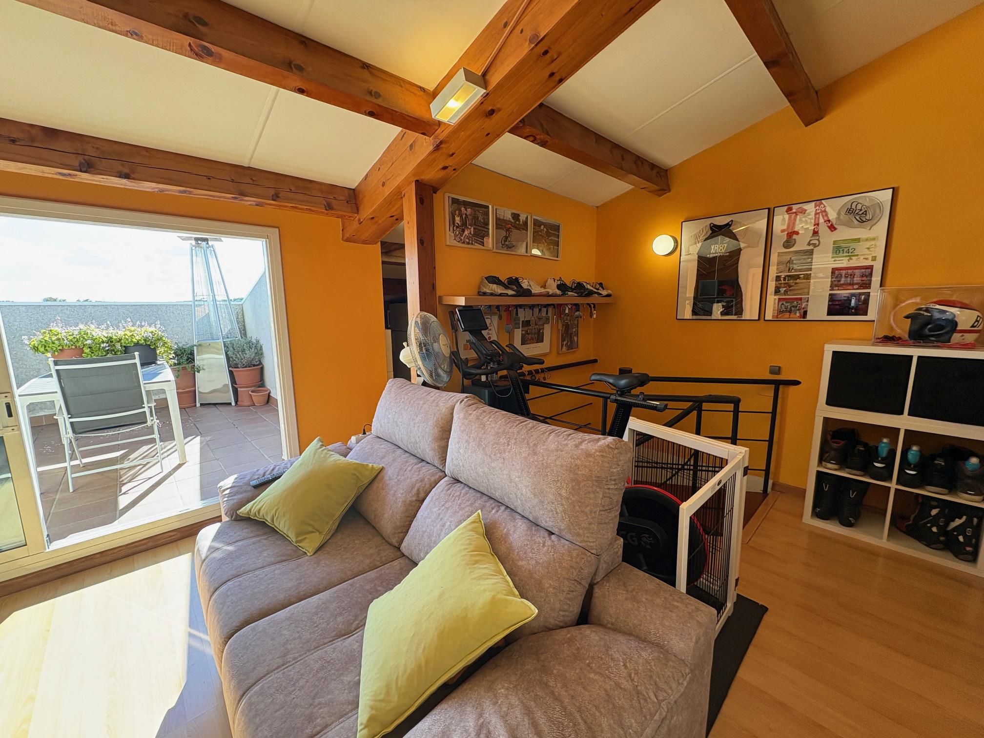 Sala d'estar de Dúplex en venda en Palau-solità i Plegamans amb Aire condicionat, Calefacció i Terrassa