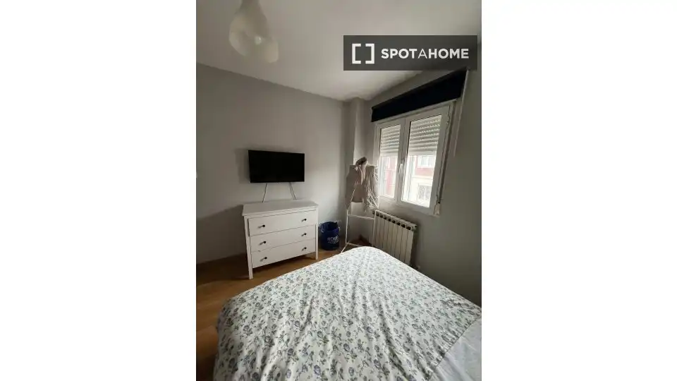 Habitación de Apartamento para compartir en Zaragoza con Aire acondicionado, Calefacción y Terraza